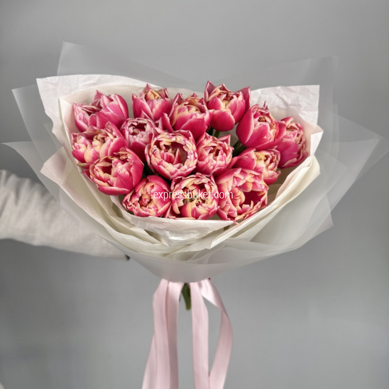 Персиковые тюльпаны