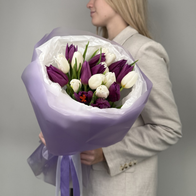 Букет с тюльпанами микс